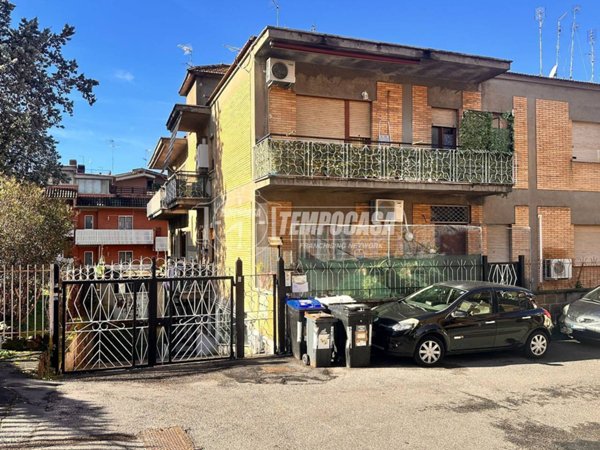 appartamento in vendita a Roma in zona Casalotti