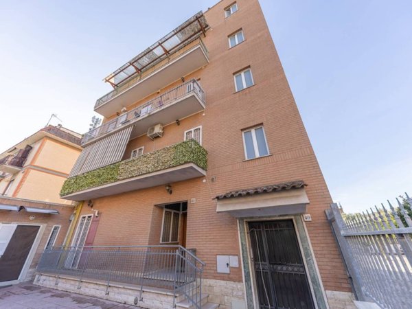 appartamento in vendita a Roma in zona Torre Maura