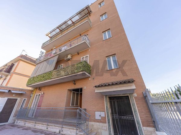 appartamento in vendita a Roma in zona Torre Maura
