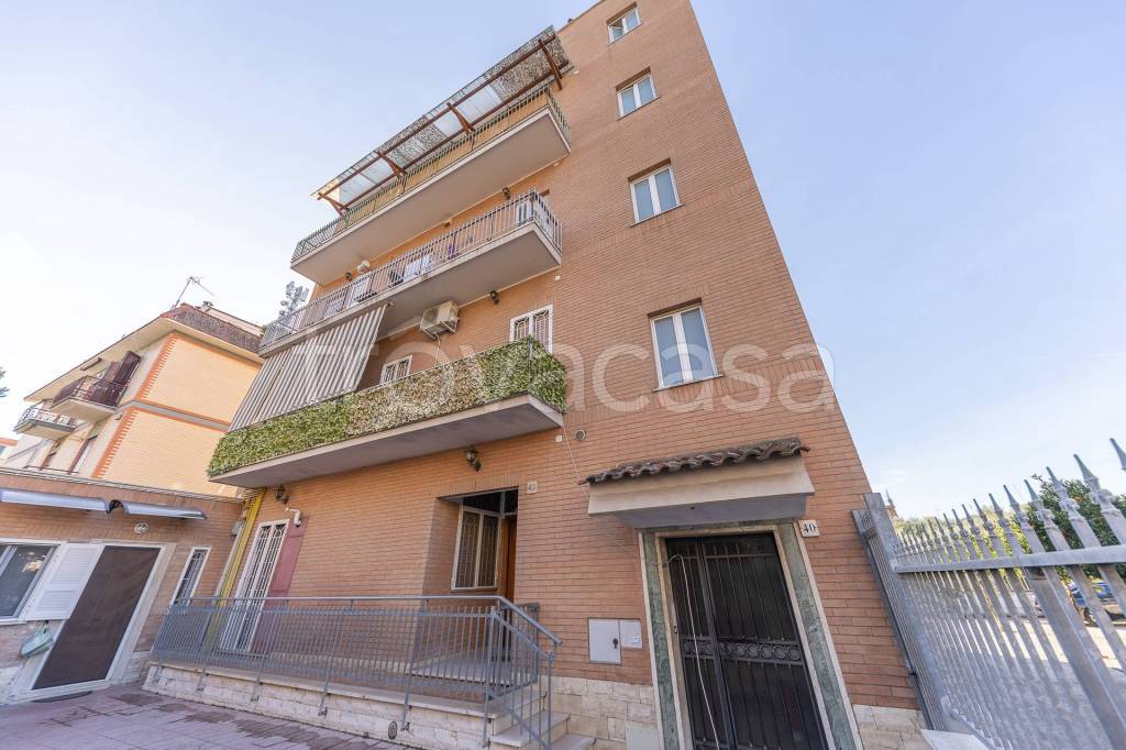 appartamento in vendita a Roma in zona Torre Maura