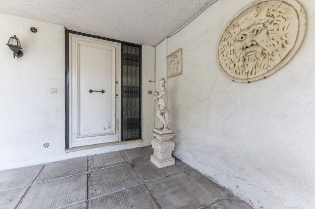 casa indipendente in vendita a Roma in zona Casal Palocco