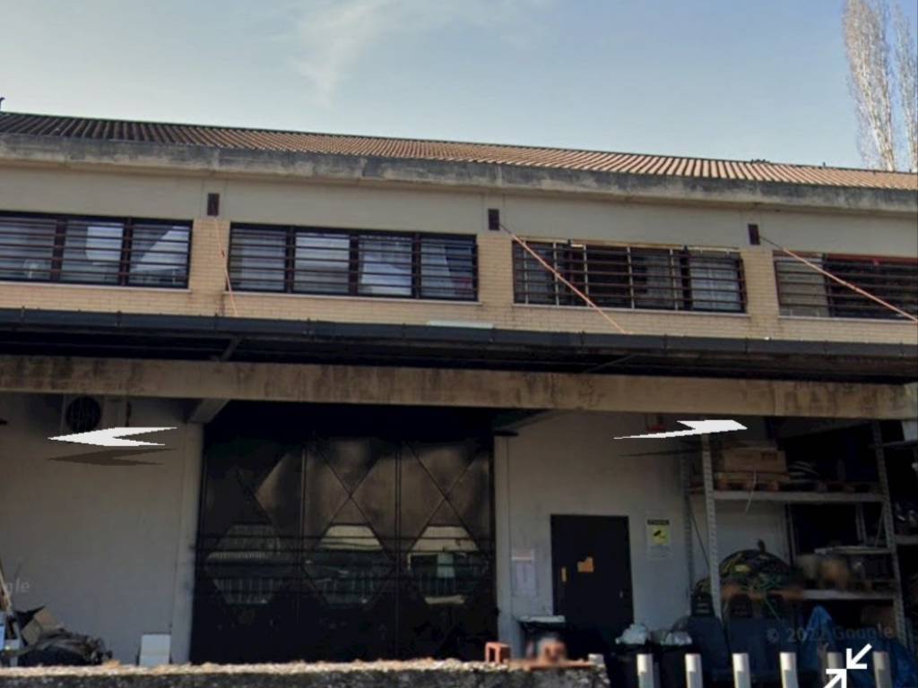 locale commerciale in vendita a Roma in zona Casal Boccone