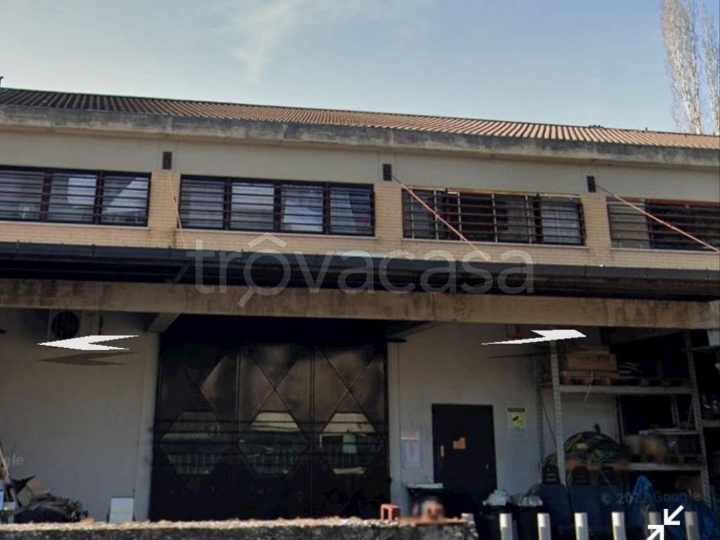 locale commerciale in vendita a Roma in zona Fidene