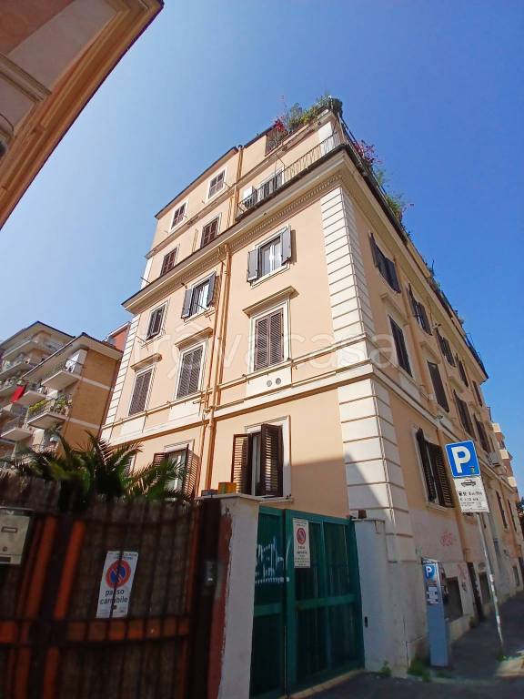 appartamento in vendita a Roma in zona Tuscolano