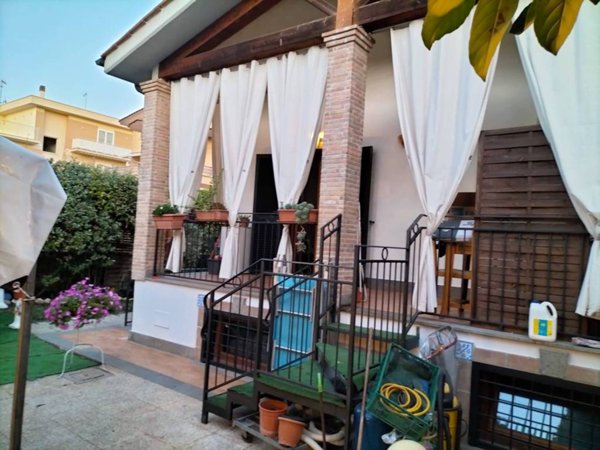 casa indipendente in vendita a Roma in zona Dragona/Bagnoletto