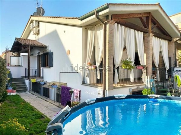 casa indipendente in vendita a Roma in zona Dragona/Bagnoletto