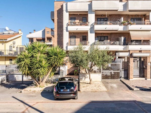 appartamento in vendita a Roma in zona Borghesiana