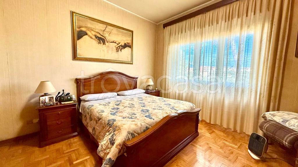 appartamento in vendita a Roma in zona Colle del Sole