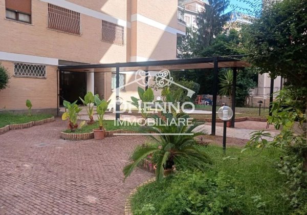 appartamento in vendita a Roma in zona Tor di Quinto