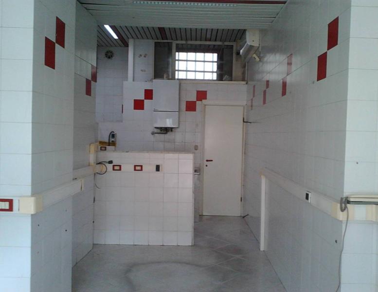 negozio in vendita a Roma in zona Appio Latino