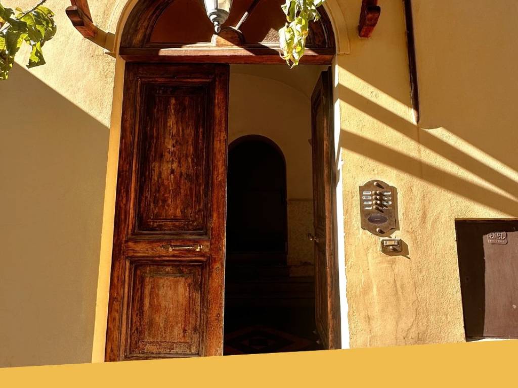 appartamento in vendita a Roma in zona Appio Latino