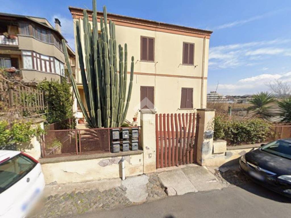 appartamento in vendita a Roma in zona Torre Maura