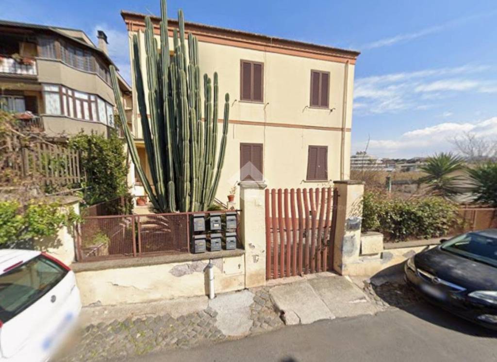 appartamento in vendita a Roma in zona Torre Maura