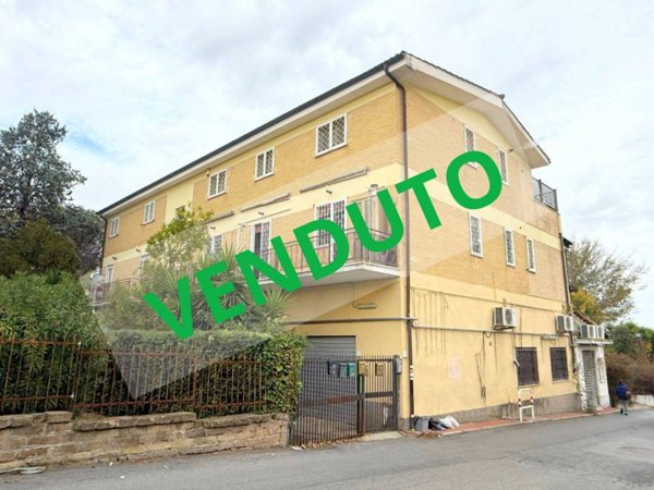 appartamento in vendita a Roma in zona Dragona/Bagnoletto