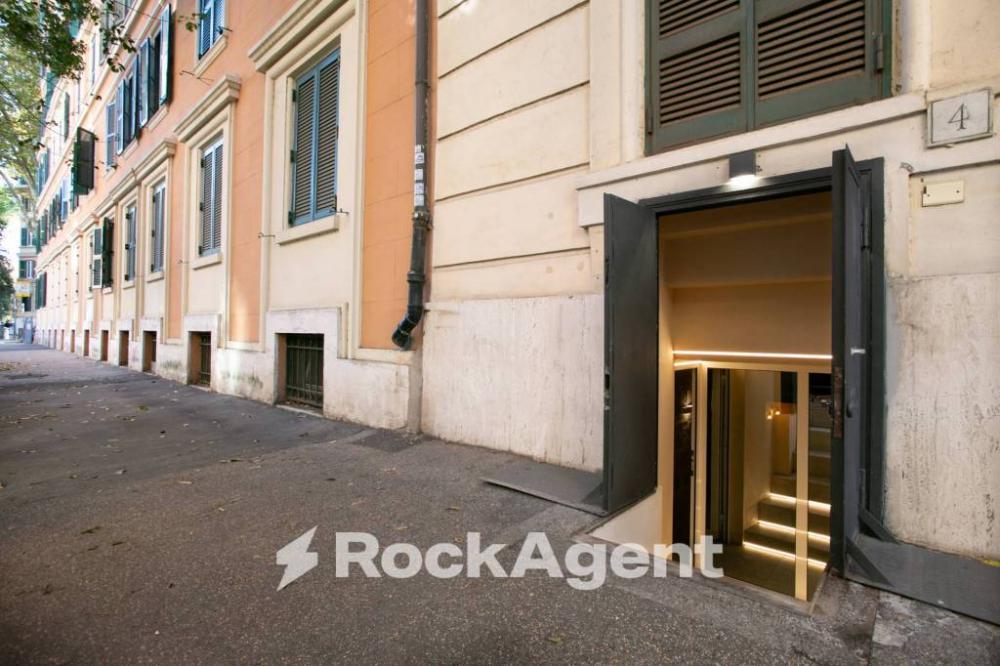 appartamento in vendita a Roma in zona Della Vittoria