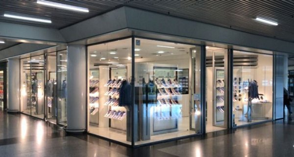 locale commerciale in vendita a Roma in zona Ardeatino