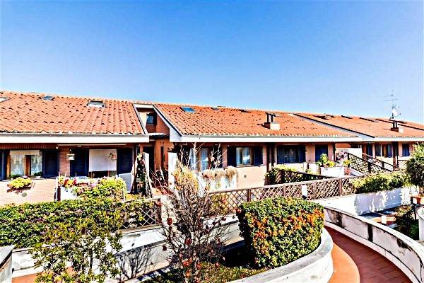 casa indipendente in vendita a Roma in zona Torrino