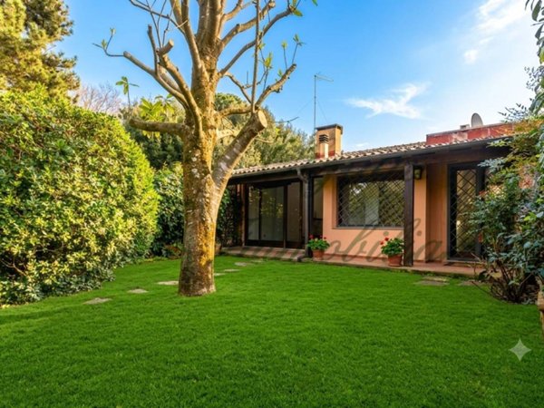 casa indipendente in vendita a Roma in zona Olgiata