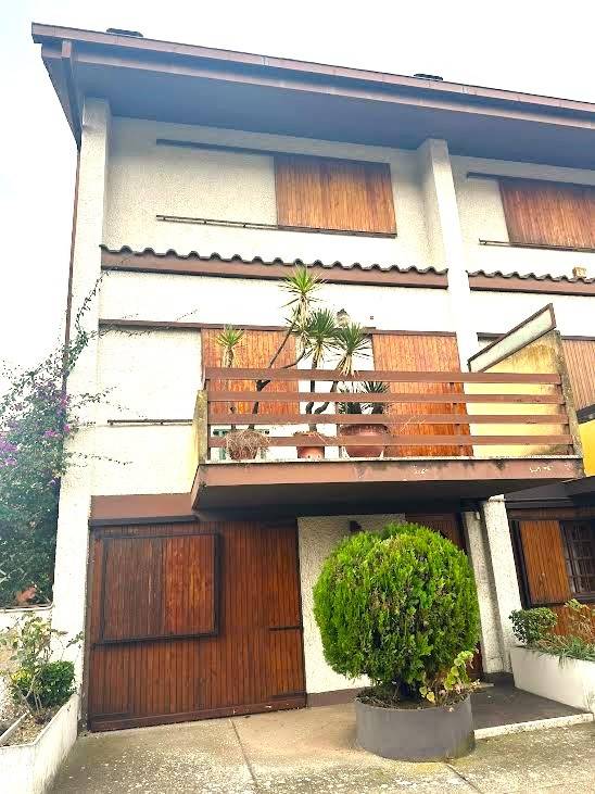 casa indipendente in vendita a Roma in zona Appio Claudio