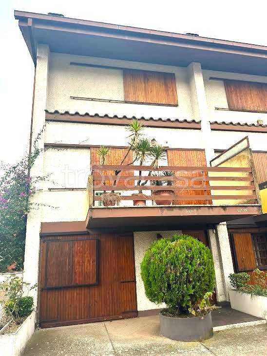 casa indipendente in vendita a Roma in zona Appio Claudio