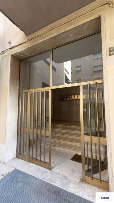 appartamento in vendita a Roma in zona Cinecittà