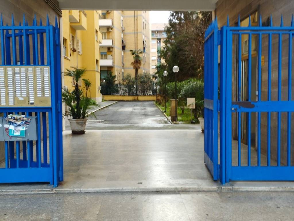 appartamento in vendita a Roma in zona Cinecittà