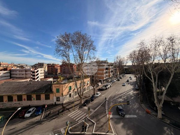 appartamento in vendita a Roma in zona Portuense