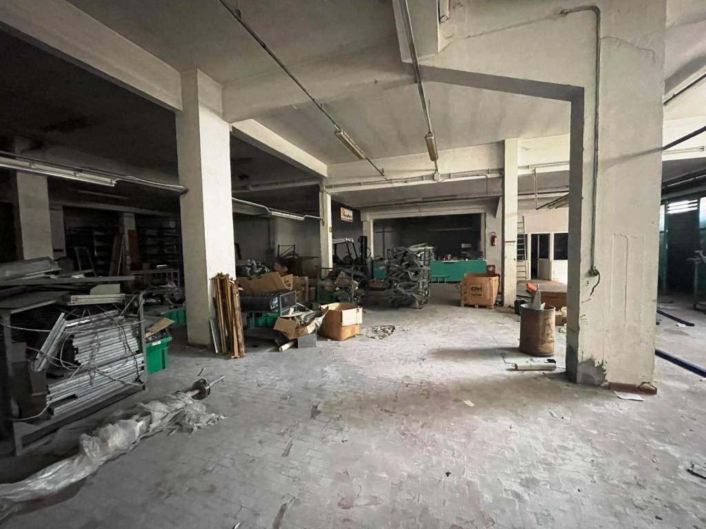 negozio in vendita a Roma in zona Torrevecchia