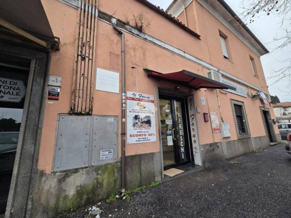 negozio in vendita a Roma in zona Casal Morena