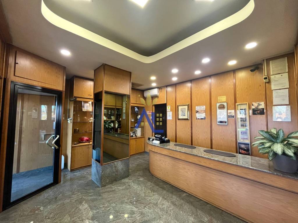 negozio in vendita a Roma in zona Collatino