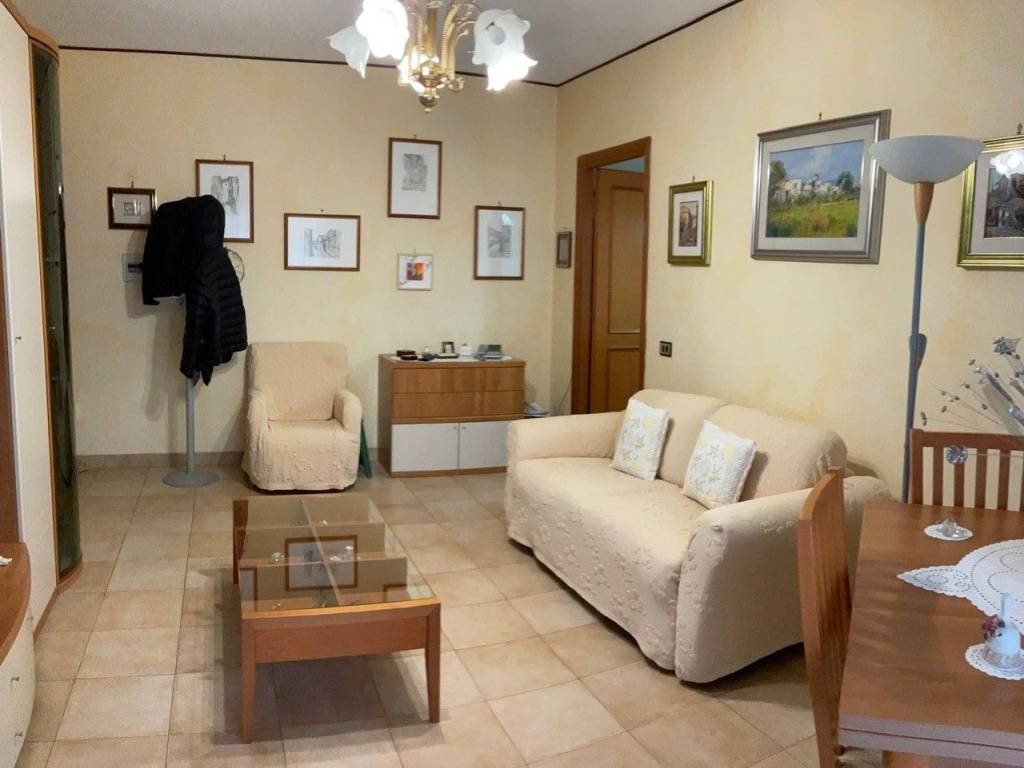 appartamento in vendita a Roma in zona Cinecittà