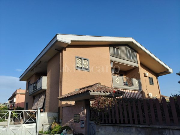 appartamento in vendita a Roma in zona Casal Morena