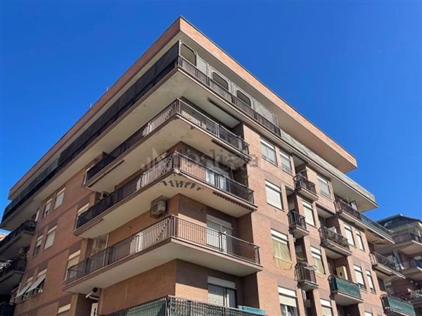 appartamento in vendita a Roma in zona Ostia
