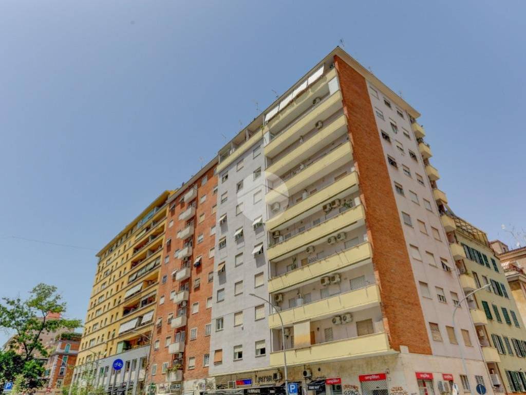 appartamento in vendita a Roma in zona Tuscolano