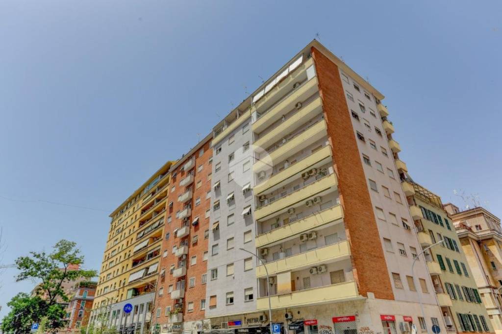 appartamento in vendita a Roma in zona Tuscolano