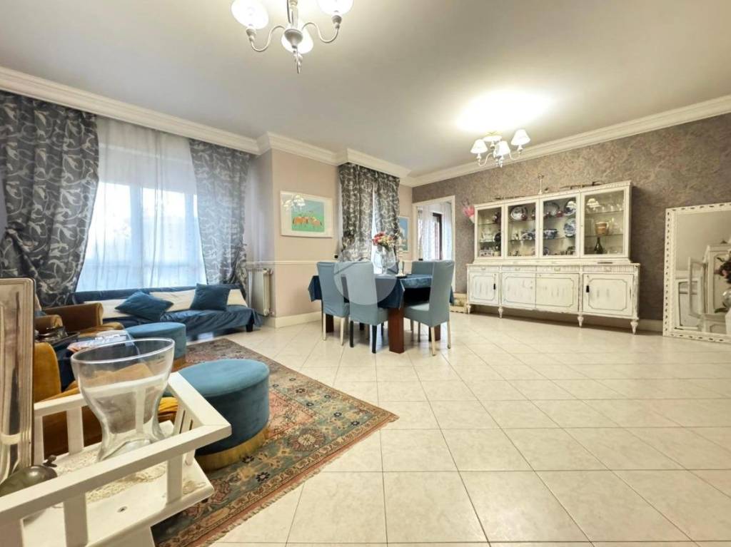 appartamento in vendita a Roma in zona EUR