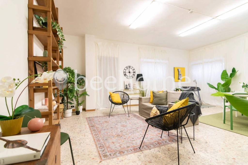 appartamento in vendita a Roma in zona Ostiense