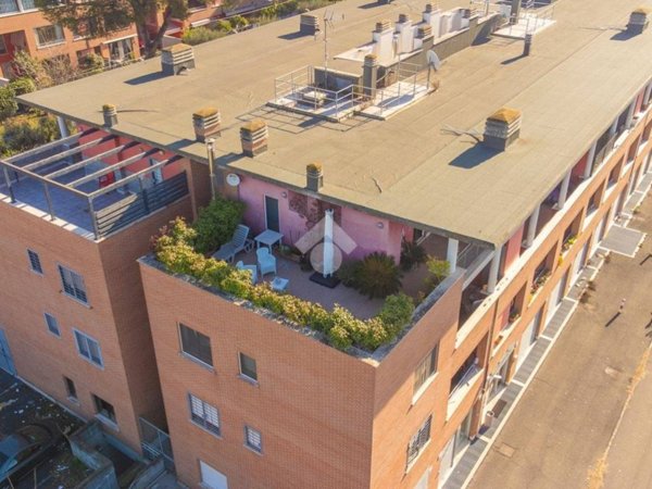 appartamento in vendita a Roma in zona Lunghezza