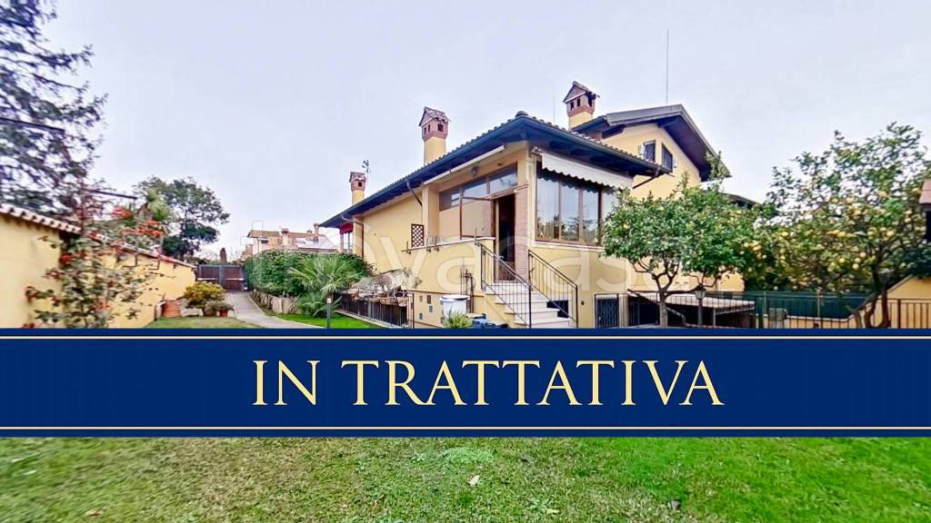casa indipendente in vendita a Roma in zona Infernetto