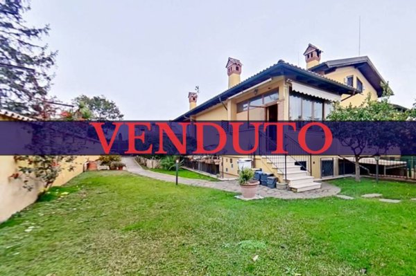 casa indipendente in vendita a Roma in zona Infernetto