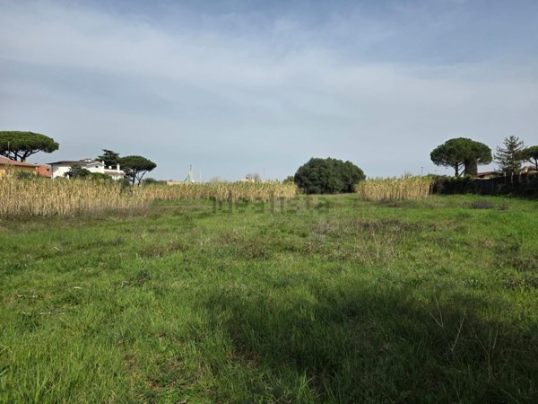 terreno edificabile in vendita a Roma in zona Osteria del Curato