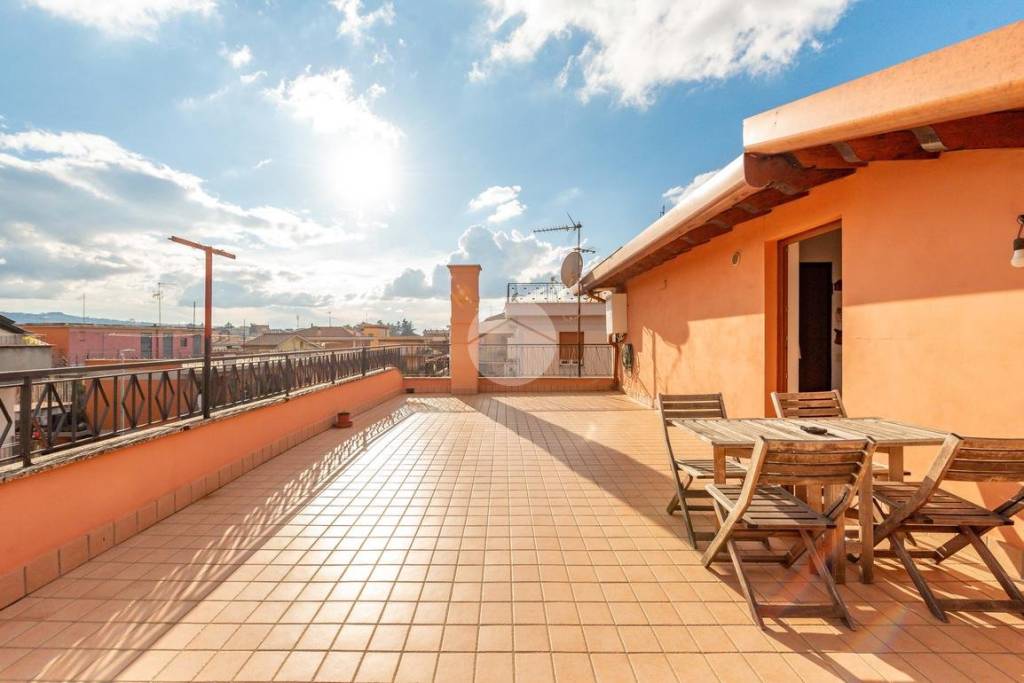 appartamento in vendita a Roma in zona Finocchio