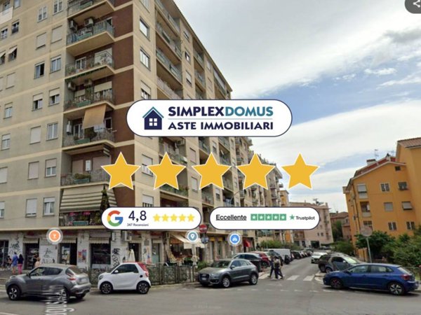 appartamento in vendita a Roma in zona Ostiense