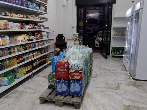 negozio in vendita a Roma in zona Ostia
