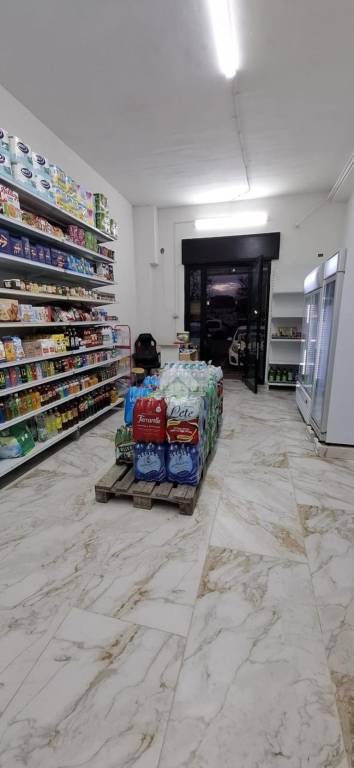 negozio in vendita a Roma in zona Ostia