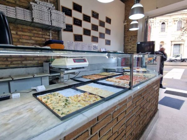 negozio in vendita a Roma in zona Parione/Sant'Eustachio