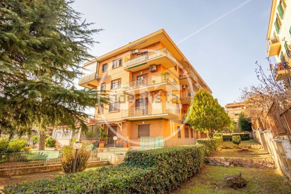 appartamento in vendita a Roma in zona Corviale