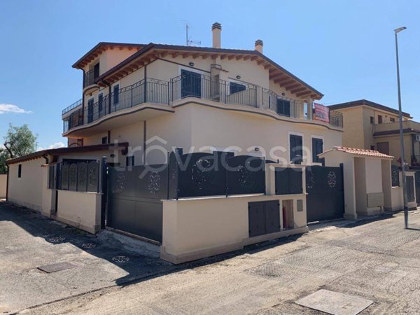 appartamento in vendita a Roma in zona Borghesiana