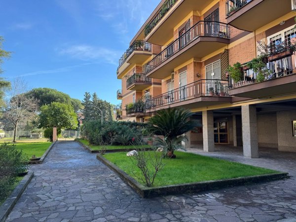 appartamento in vendita a Roma in zona Ostiense