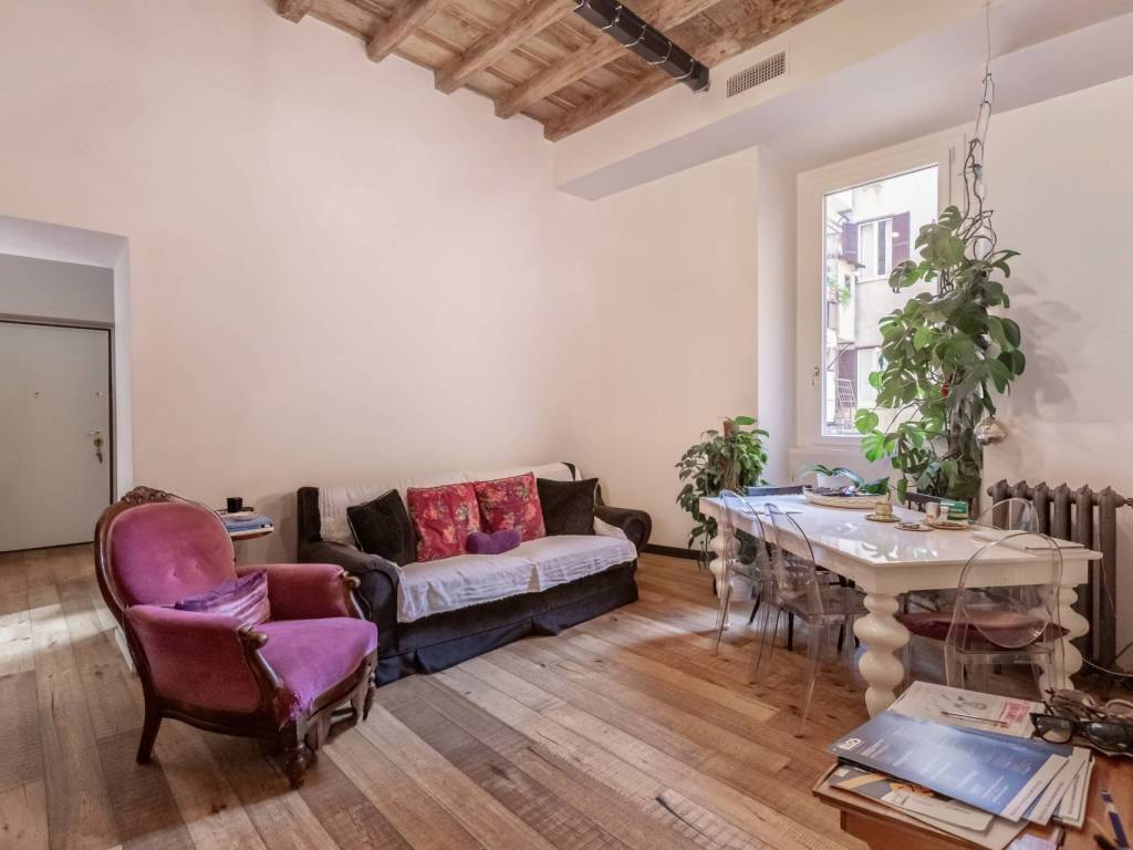appartamento in vendita a Roma in zona Rione Monti/Campitelli